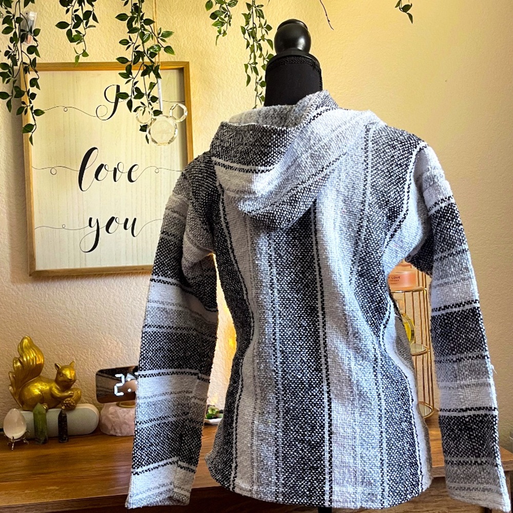 Handmade sweater - Picture 2 of 2